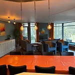 Hébergement de vacances Domaine Heyen - Lakefront With Spacious Garden